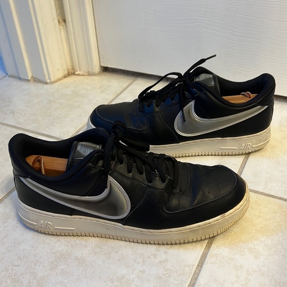Black Nike Air Force 1 (US-11) - Picture 2 of 8